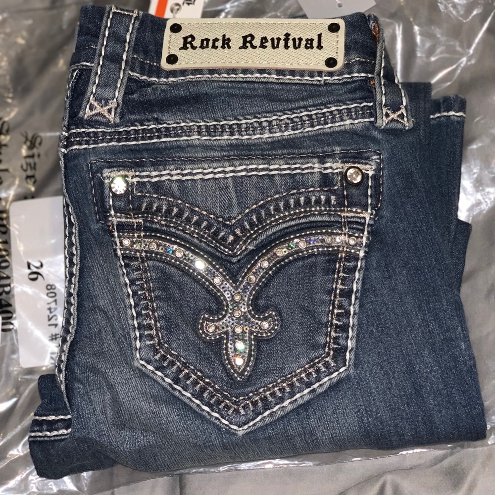 🎄Sale BNWT Rock Rivival Distressed Bootcut Sz 26